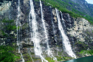 Tres Hermanas Falls