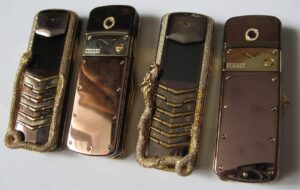 Vertu Signature Cobra