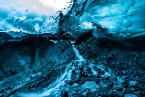 mendenhall-glacier-cave