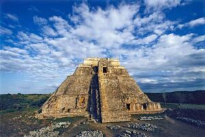 pyramid-of-magician-uxmal