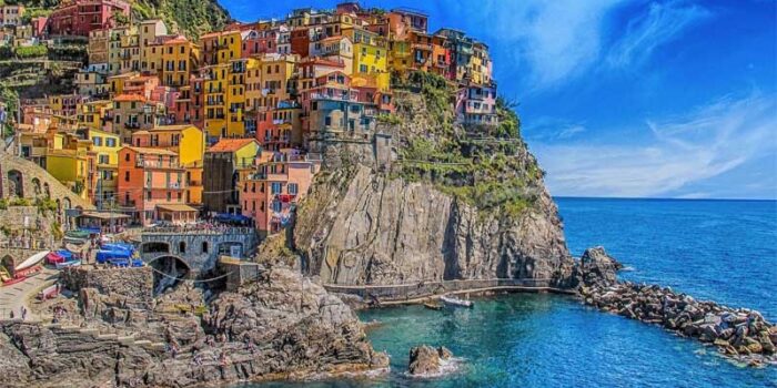 cinque-terre-beautiful-places-in-italy