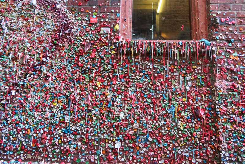 gum-wall-famous-walls-in-the-world