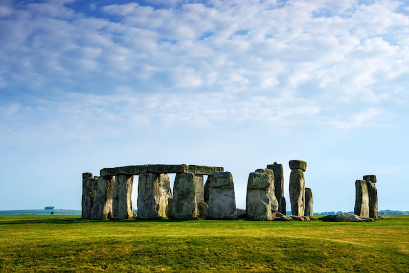 stonehenge-england-oldest-temples-in-the-world