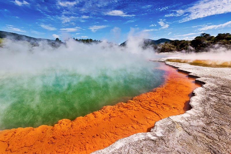 wai-o-tapu-beautiful-places-in-new-zealand