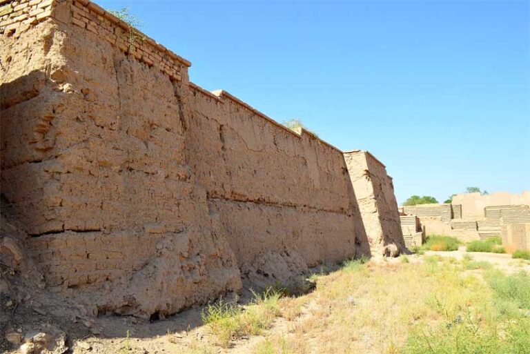Top 10 most famous walls in the world Depth World