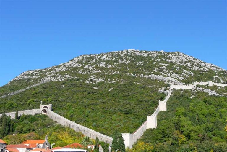 Top 10 most famous walls in the world Depth World