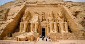 abu-simbel-beautiful-ancient-egyptian-temples