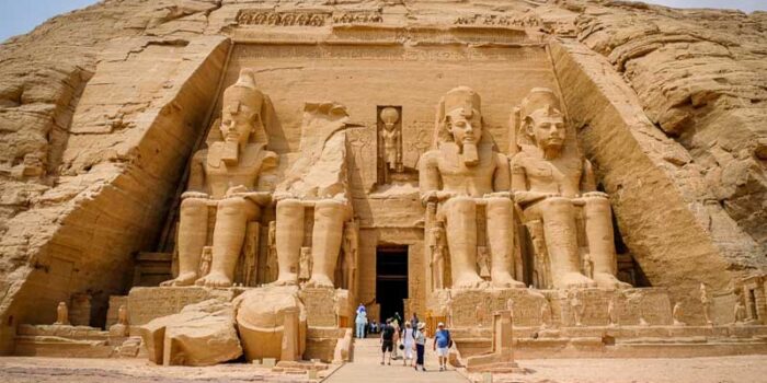 abu-simbel-beautiful-ancient-egyptian-temples