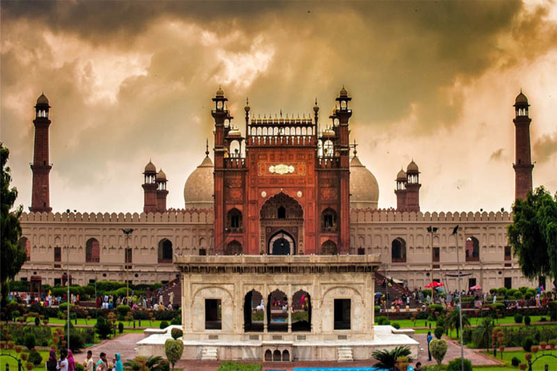 badshahi-mosque