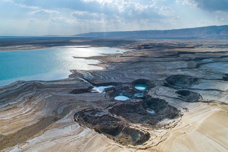 dead-sea-sinkhole