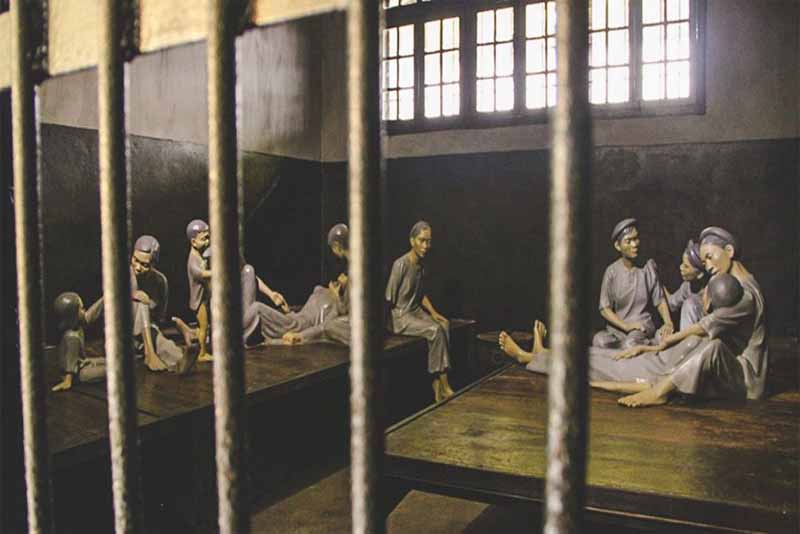 hanoi-hilton-historic-prisons