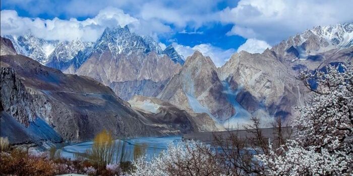 hunza-valley-relaxing-holiday-destinations