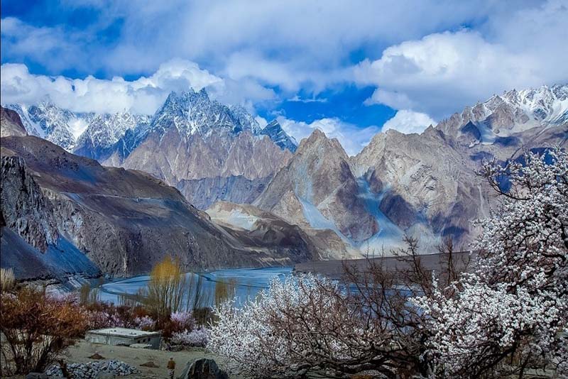 hunza-valley-relaxing-holiday-destinations