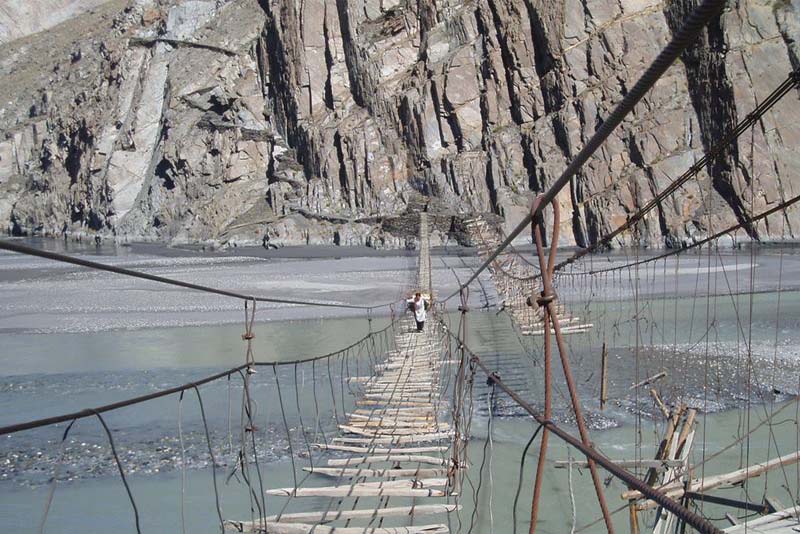 hussaini-hanging-bridge