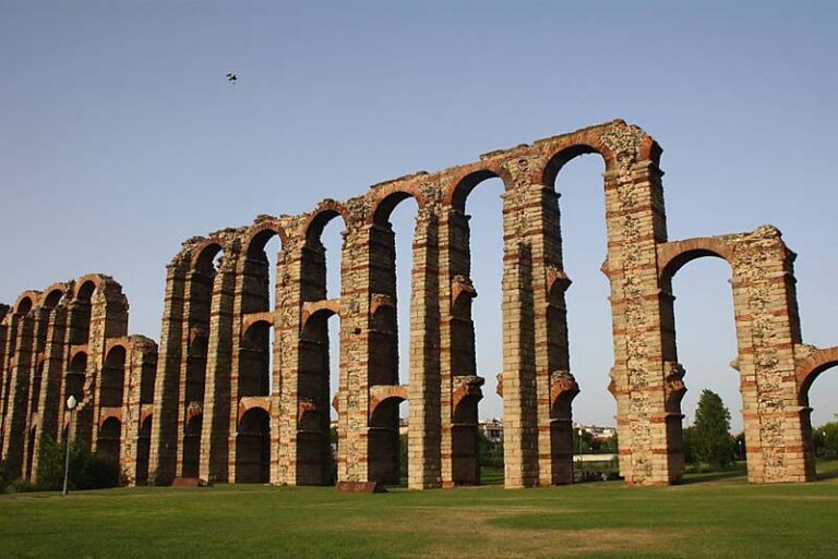 10 Beautiful Roman Aqueducts in the world Depth World