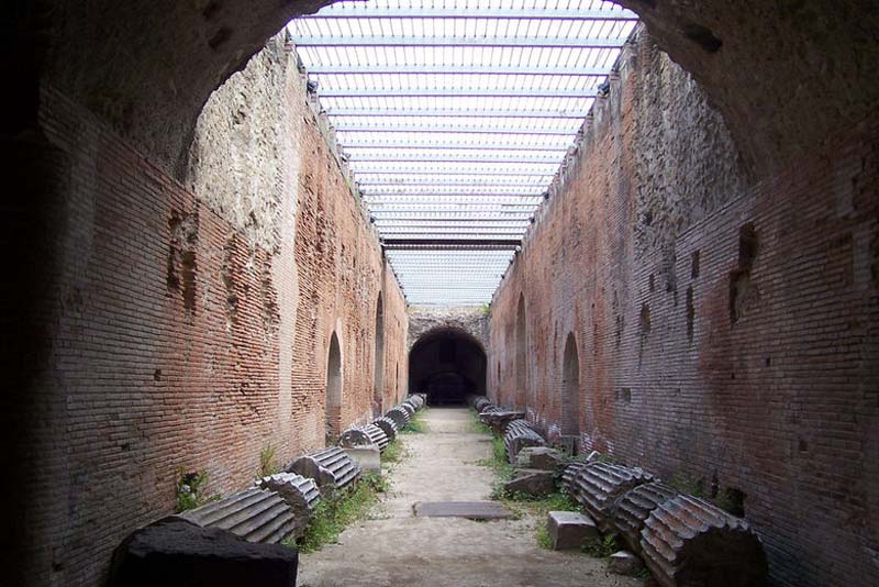 pozzuoli-amphitheater