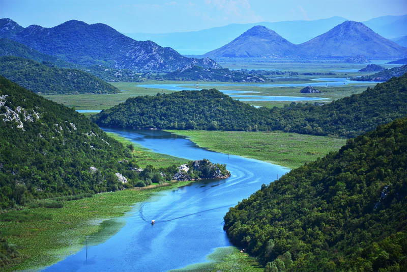 the-amazon-river-south-america