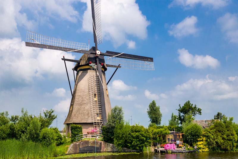 windmills-of-kinderdijk-beautiful-places-in-the-netherlands