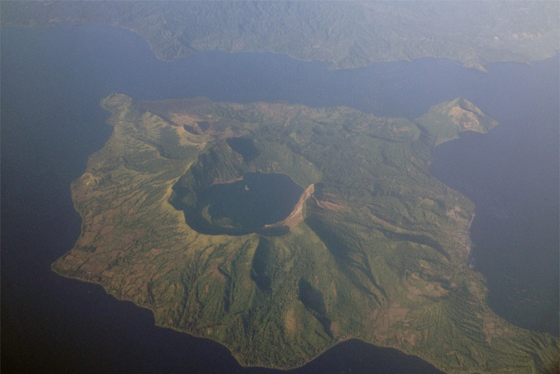 taal-volcano-famous-volcanoes