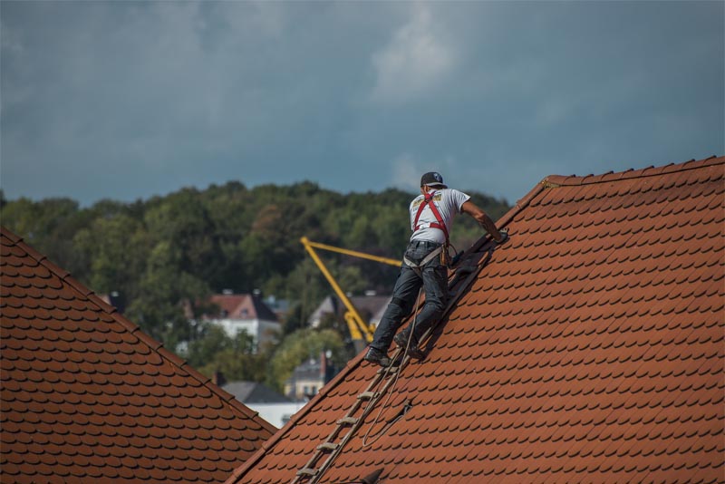 roofers-most-dangerous-jobs-in-the-world