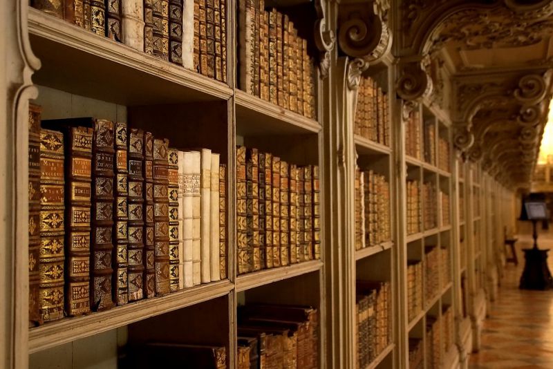 Oldest bookstore is still operational is in Portugal