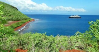 The-best-way-of-travel-to-Galapagos-Islands