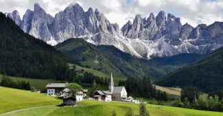 best hikes in italy