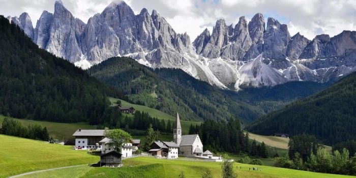 best hikes in italy